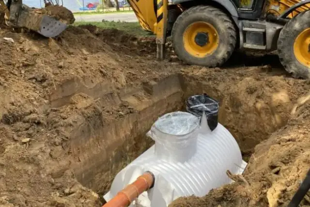 Ile kosztuje montaż oczyszczalni przydomowej? Sprawdź, by uniknąć wydatków