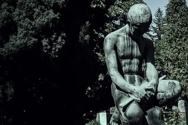 Z depresją do psychologa czy psychiatry - który wybór jest lepszy?