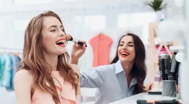 Ile kosztuje makijaż wieczorowy? Ceny, które mogą Cię zaskoczyć