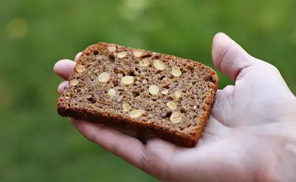 Ile gram ma kromka chleba? Zaskakujące różnice w wadze!