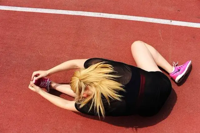 Szpagat w 3-12 miesięcy? Ile ćwiczyć, by go zrobić!