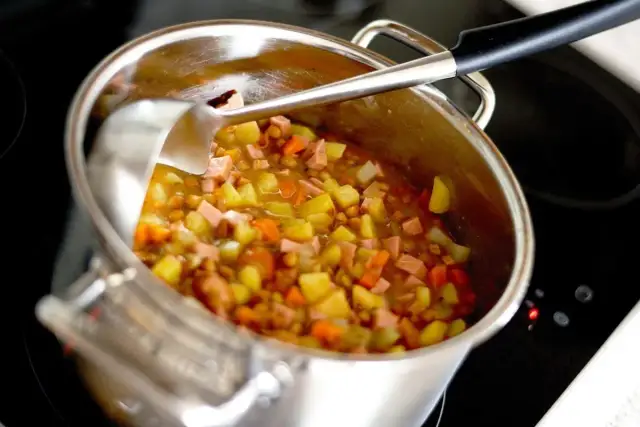 Jak pasteryzować zupy – proste metody i najczęstsze błędy do uniknięcia