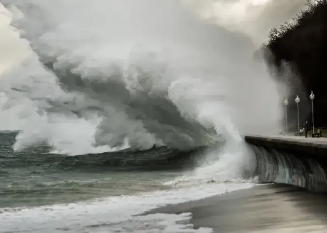 Sztormy na Bałtyku kiedy występują? Poznaj niebezpieczne miesiące