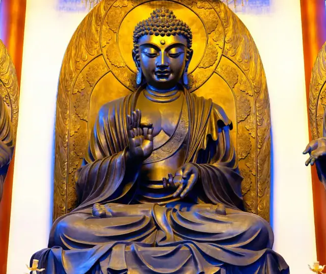 Najważniejsze święta buddyzmu: ich znaczenie i sposób obchodzenia