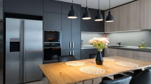 Jak czyścić czarne matowe meble kuchenne, aby ich nie zniszczyć