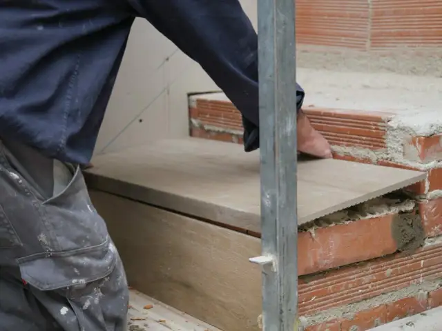 Jaki cokolik na schodach wybrać, aby uniknąć kosztownych błędów?