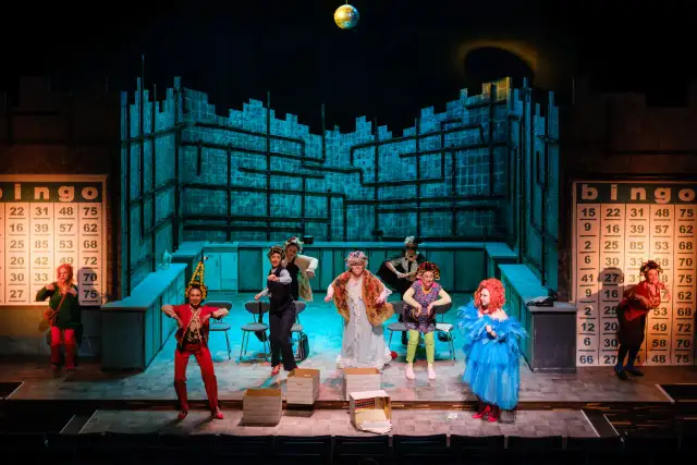 Spektakl Białystok: Aż Kobieta – nie przegap tej wyjątkowej sztuki