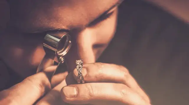 Czy zeby sprzedac cos w lombardzie trzeba miec 18 lat? Sprawdź!