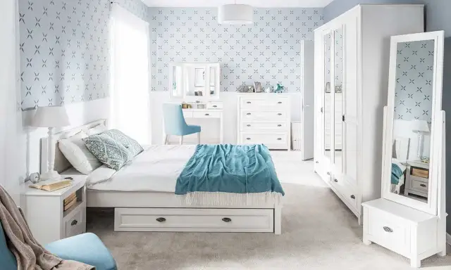 Jakie ściany do sypialni z białymi meblami? Inspiracje 2026