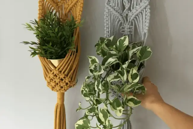 Makrama kokon: Jak zrobić wiszący kwietnik DIY? Pełny poradnik