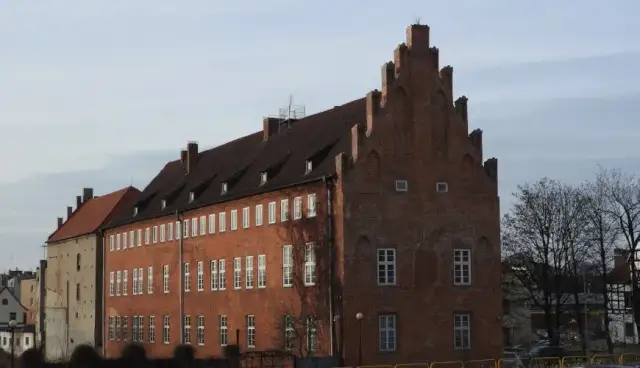 Zamek Lębork: Historia i zwiedzanie zamku w miejscowości Lębork