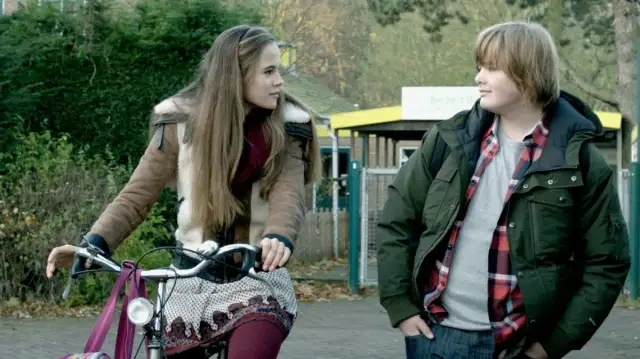 Dlaczego film Żałuję porusza do głębi? Emocjonalna podróż