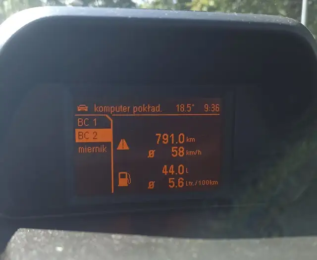 Opel Meriva 1.4: Ile paliwa w baku? Zasięg i triki na oszczędność