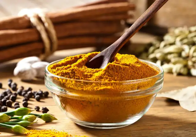 Uczulenie na curry: Objawy, alergeny. Czy jesteś zagrożony?