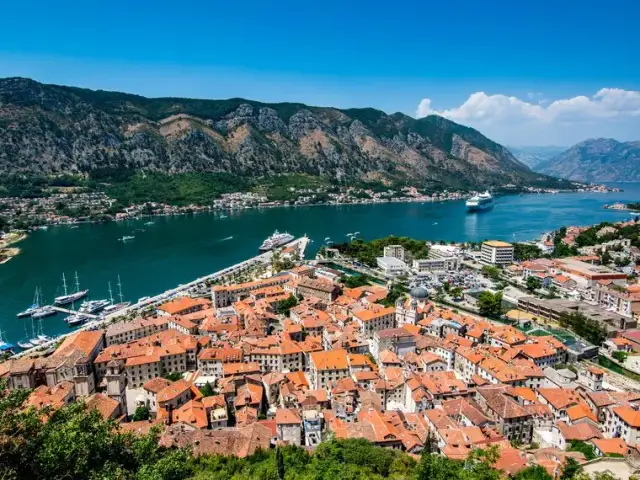 Gdzie nocleg w drodze do Czarnogóry? Sprawdź najlepsze opcje!