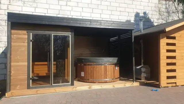 Ile kosztuje sauna ogrodowa? Ceny, które zaskoczą i porównania