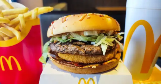 Burger Drwala 2025/2026: Do kiedy dostępny? Daty i warianty