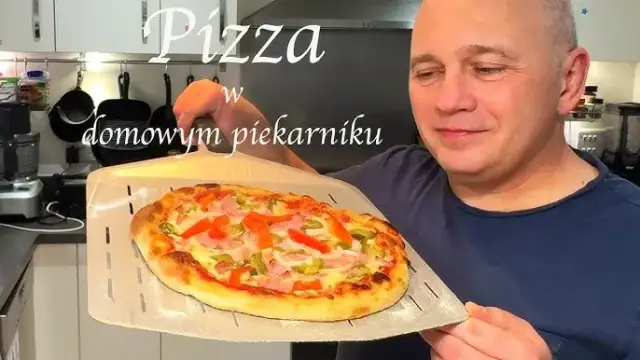 Domowa pizza jak z pizzerii: Przepis i sekrety idealnego ciasta