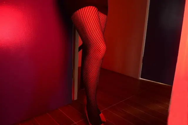 Jak skutecznie pozbyć się agencji towarzyskiej w bloku?