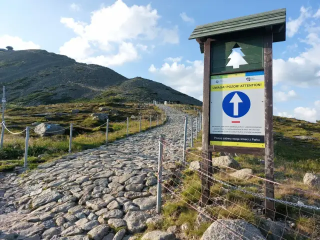 Czy szlaki w Karkonoszach są otwarte? Sprawdź aktualny status tras