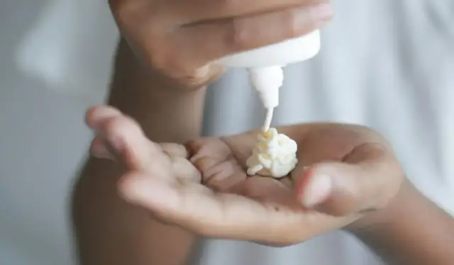 Czego unikać w kosmetykach? Szkodliwe składniki, które mogą zaszkodzić