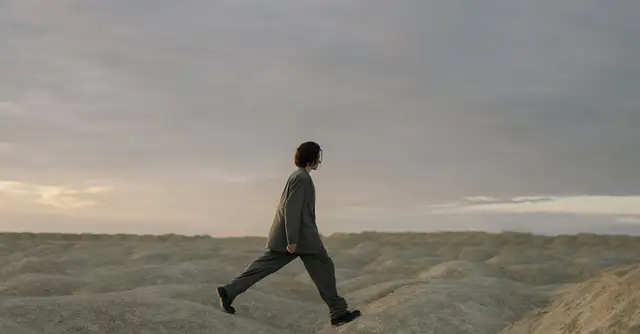 Jak sprawdzić kto jest właścicielem działki, nieruchomości lub domu? Poradnik 2025