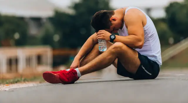 Skuteczne metody na regenerację mięśni po treningu, które działają