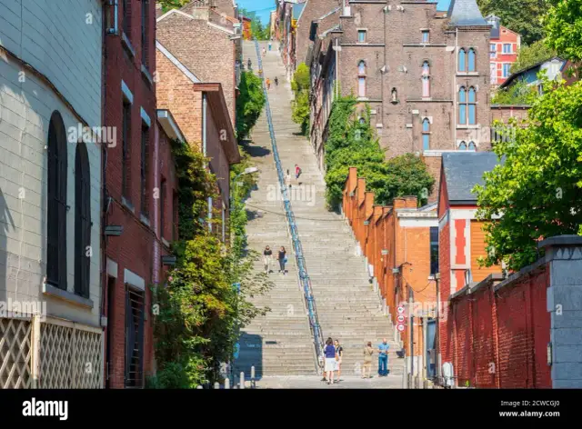 Montagne de Bueren Lüttich: 374 Stufen & Panoramablick