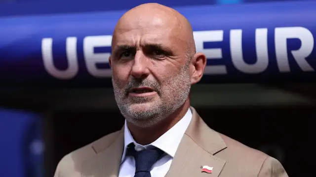 Ile zarabia selekcjoner reprezentacji Polski? Zaskakujące wyniki i porównania