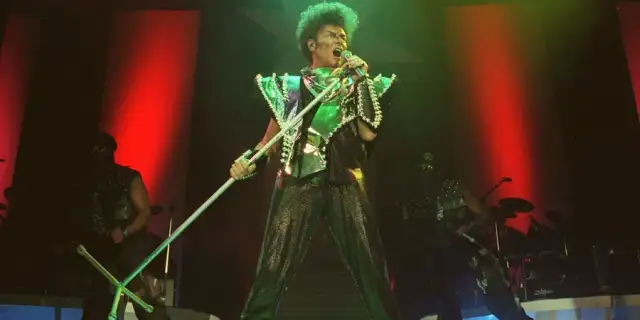 Muzyka elektroniczna lat 80: Najważniejsze zespoły i ich wpływ