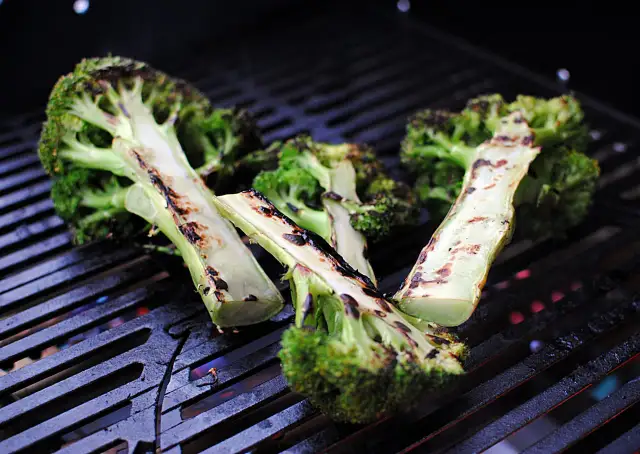 Perfekcyjny brokuł z grilla? Odkryj moje triki i marynaty!