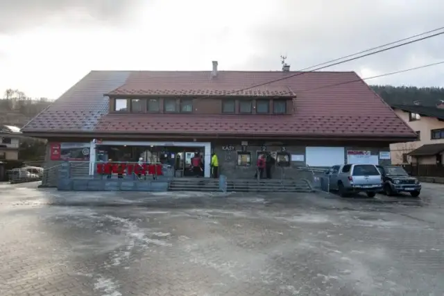 Wyciąg narciarski krzesełkowy: najlepsze miejsca i ceny biletów