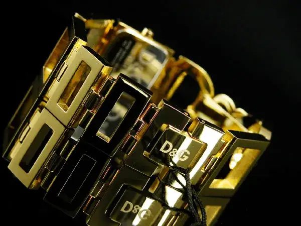 Zegarek D&G damski złoty – elegancja i styl, które musisz mieć