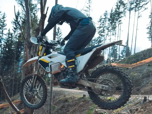 Husqvarna TE 250 2T - szczegółowe informacje i porównania modeli