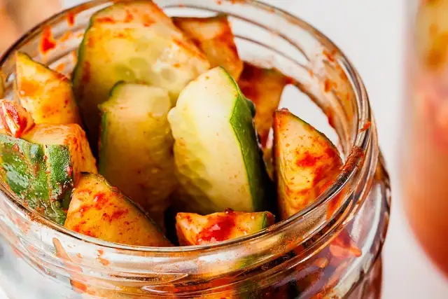 Jakie ogórki do sałatki gyros – wybierz najlepsze dla smaku