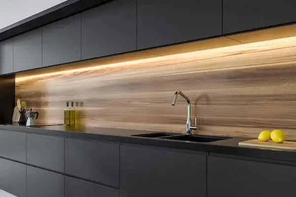 Płyta wiórowa czy MDF w kuchni – co wybrać, aby uniknąć problemów?