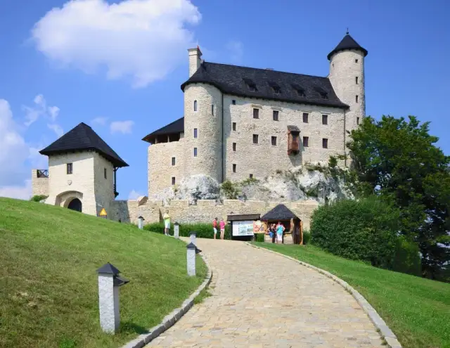 Zamek Bobolice: Ile kosztuje wizyta w średniowiecznej twierdzy?