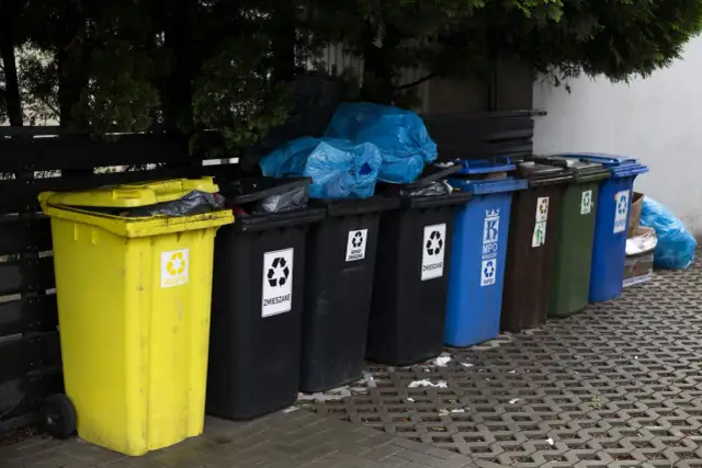 Ile za śmieci w gminie? Sprawdź, jak obliczyć opłatę