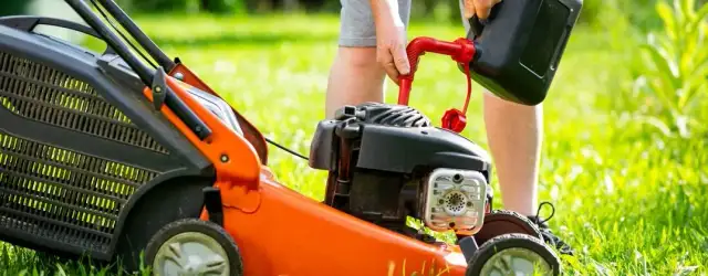 Ile oleju do kosiarki NAC? Poznaj odpowiednią ilość dla swojego modelu