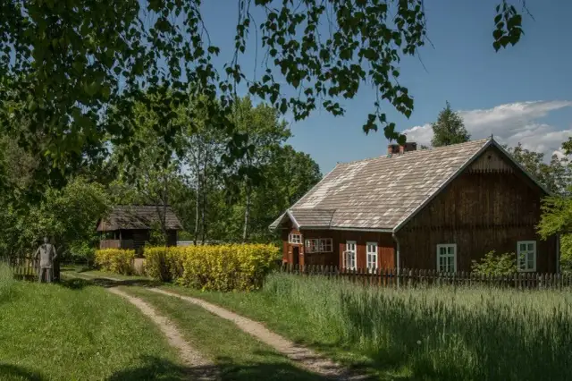 Skansen Nowy Sącz: godziny, ceny, atrakcje planuj wizytę!