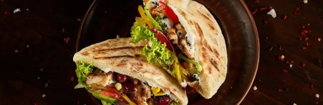 Ile kalorii ma kebab na talerzu? Zaskakujące różnice w kaloryczności