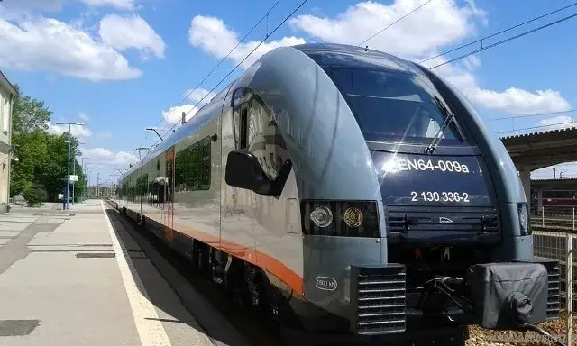 Pociąg Kielce-Sandomierz: Czy bezpośrednio? Trasa, przystanki, wskazówki