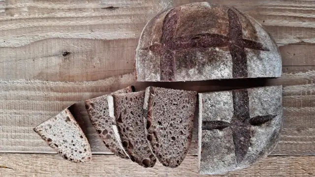 Autoliza w chlebie: Ile czasu na idealny miękisz i smak?