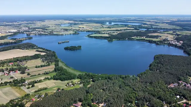Jezioro Chrzypskie: raj dla wędkarzy i miłośników natury