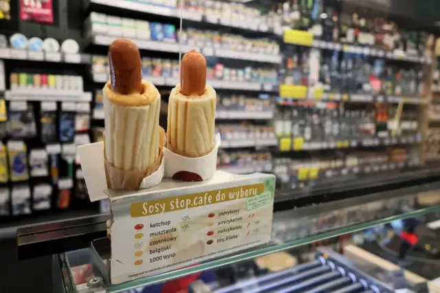 Gdzie kupić parówki z Orlenu? Sprawdzone miejsca zakupu