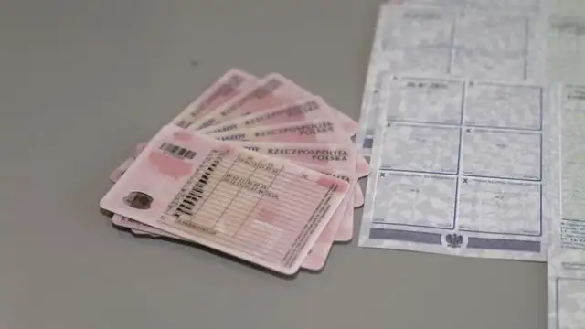 Ile trzeba zapłacić za prawo jazdy? Sprawdź koszty i ukryte opłaty