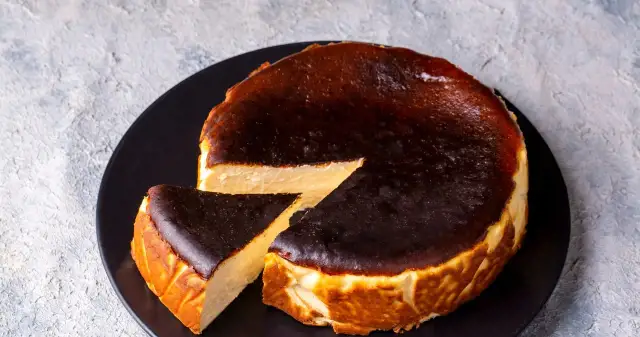 Jak upiec sernik w piekarniku parowym, aby był puszysty i idealny