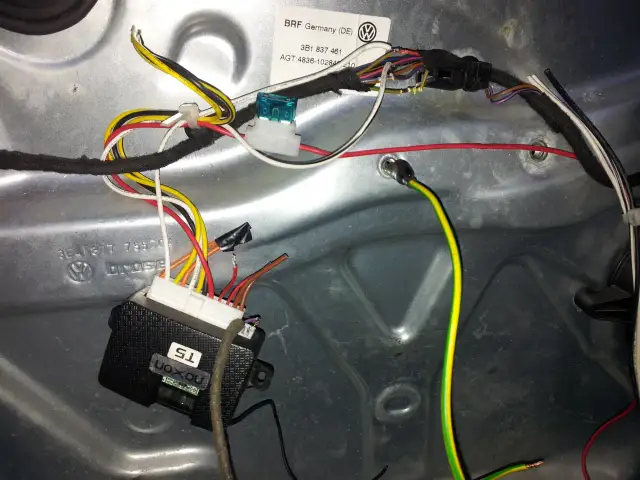 Gdzie znajduje się centralny zamek w Passacie B5? Oto odpowiedź!