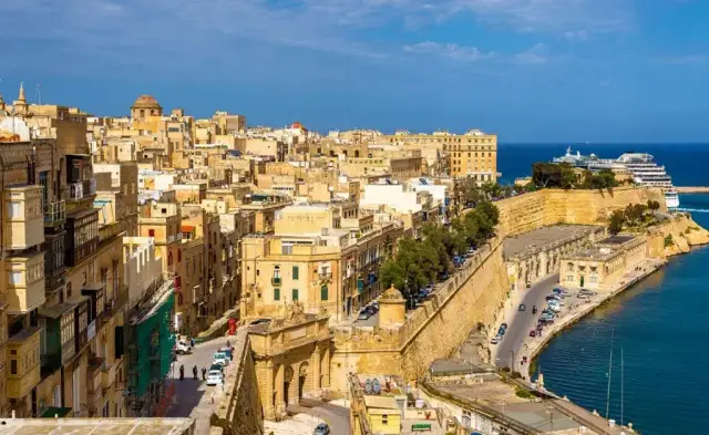 Malta: Wyspa czy archipelag? Poznaj klucz do udanej podróży!