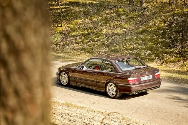 E36 BMW M3 – poznaj jego legendarną moc i niezrównane osiągi